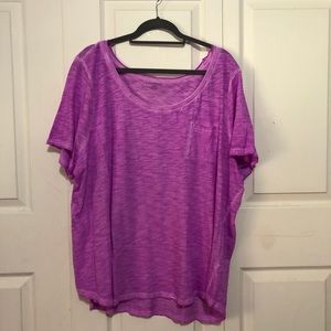 Scoop-neck Pocket T-Shirt in Fuchsia